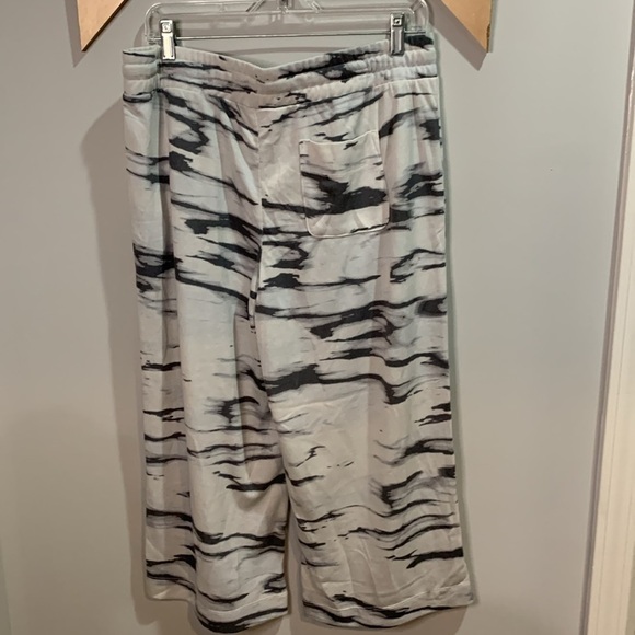 Ambrielle Womens Pajama Capris in loft gray cloud, size large - Picture 6 of 6